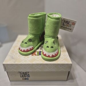 *NWT* MUK LUKS Boots Zoo Toddler Green Dinosaur - Unisex - Size 9 Super Cute.